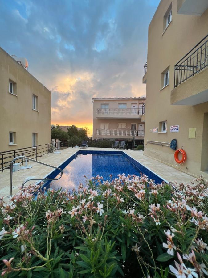Hillview Apartment Peyia Esterno foto