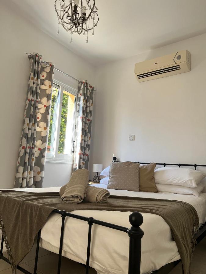 Hillview Apartment Peyia Esterno foto