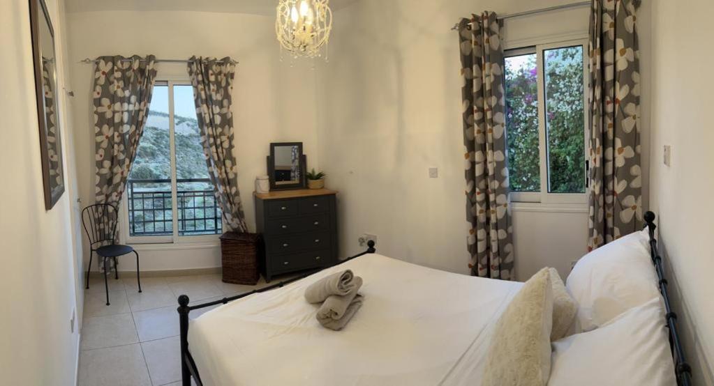Hillview Apartment Peyia Esterno foto